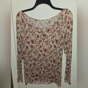 Old Navy Cream Long-Sleeve Floral Scoop Neck Top with Flower Prints Size M